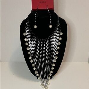Leve’e Black Pearl & Rhinestone Bib Drape Necklace & Dangle Earrings Set